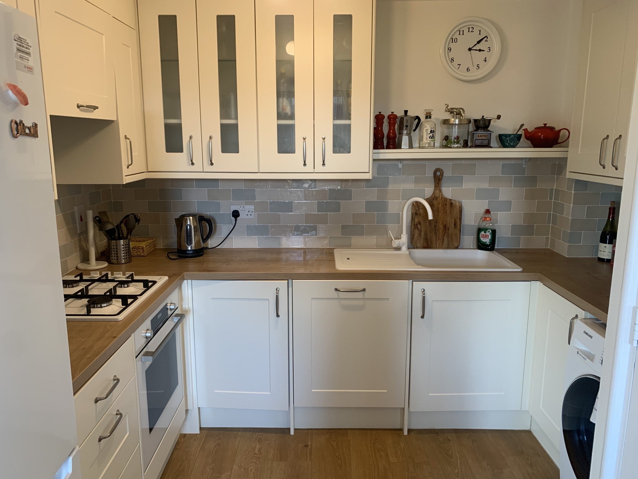 Flat Asher Way in Greater London