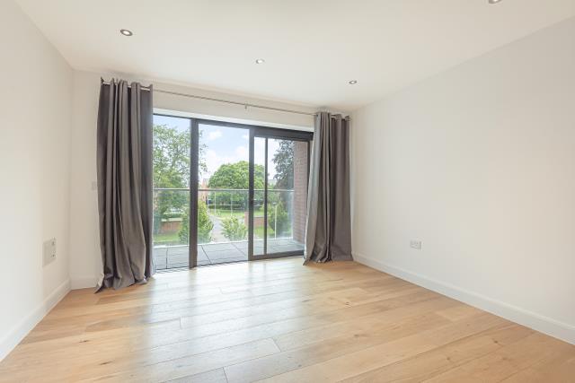 Flat Brewgan Place in Greenham