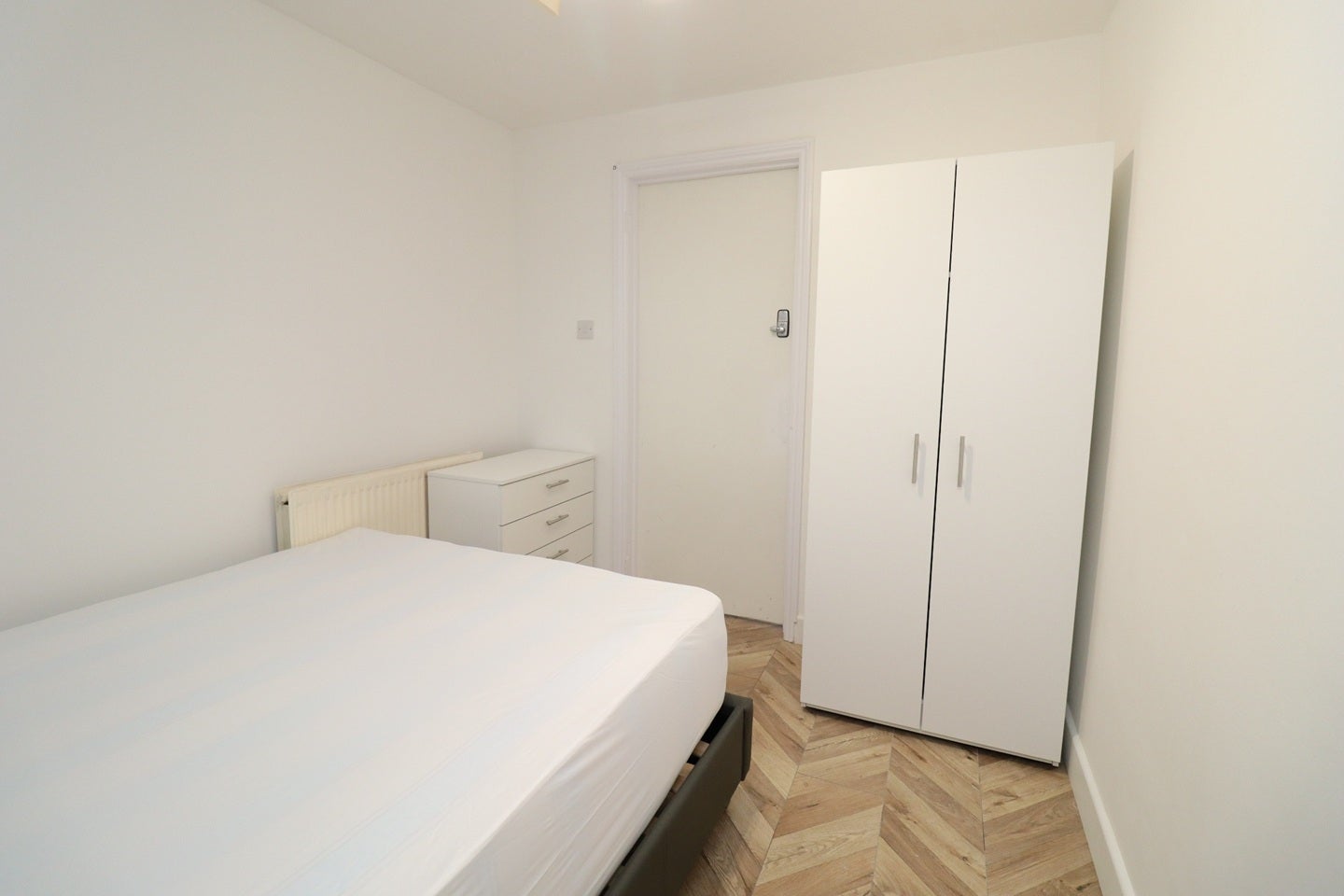 Room John Barnes Walk in Greater London