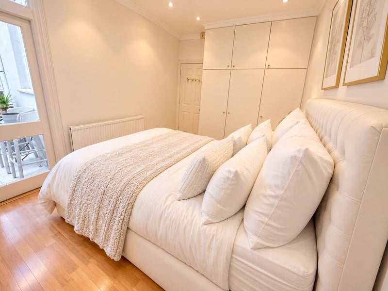 Room Queen's Gate in Greater London