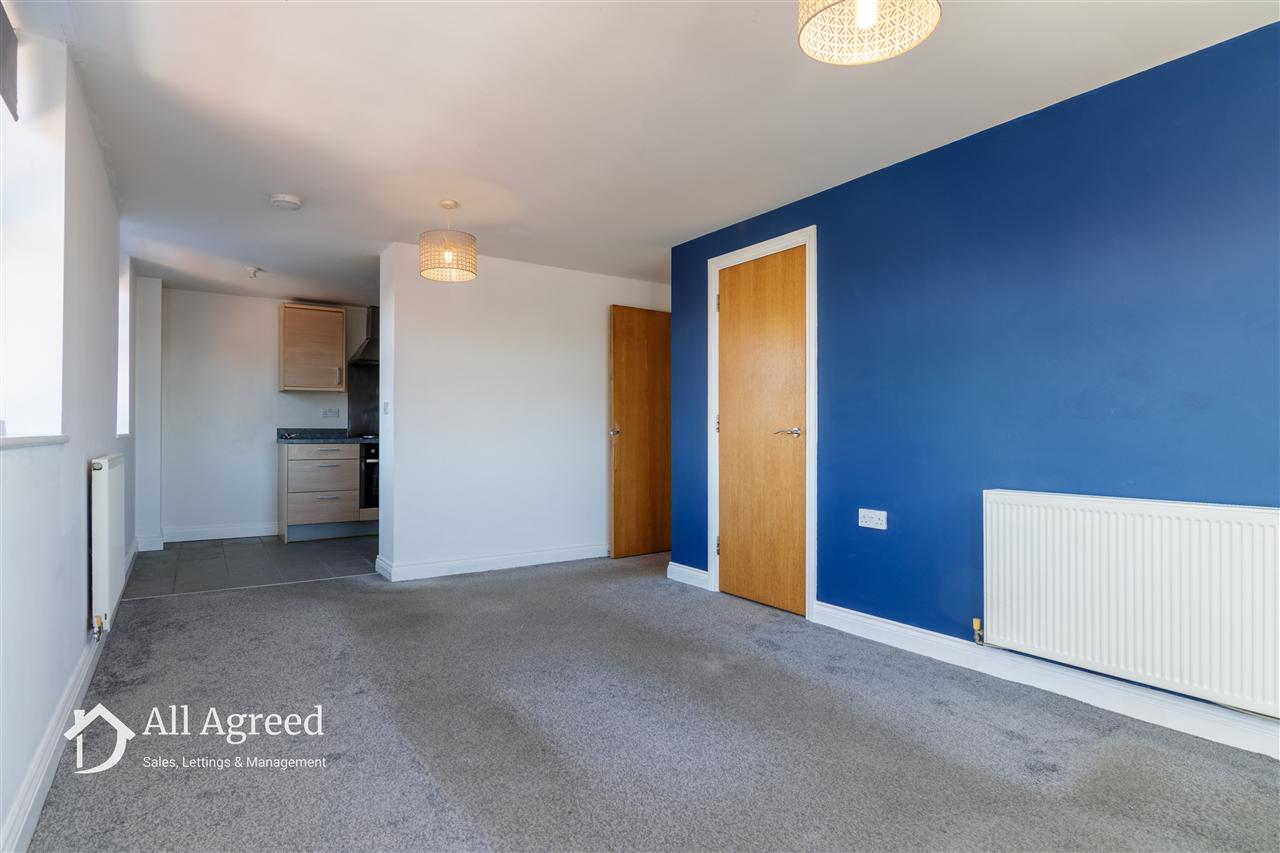 Flat Crossley Street in Amber Valley