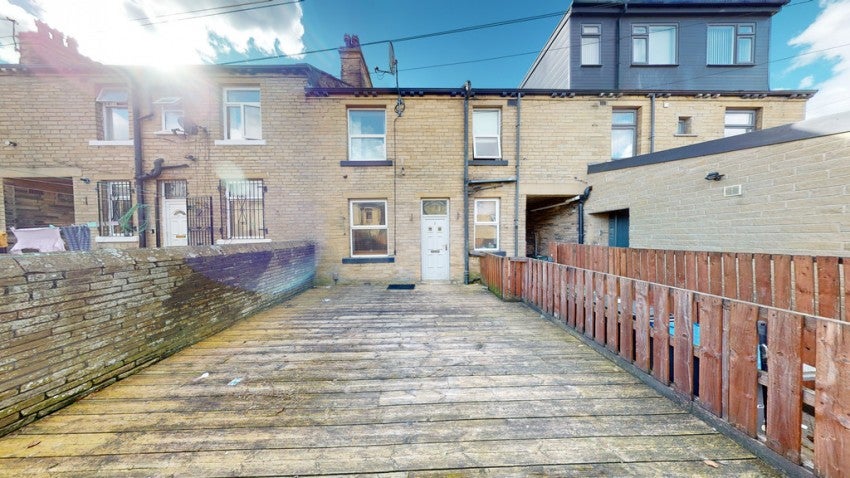 House Dickens Street in Bradford