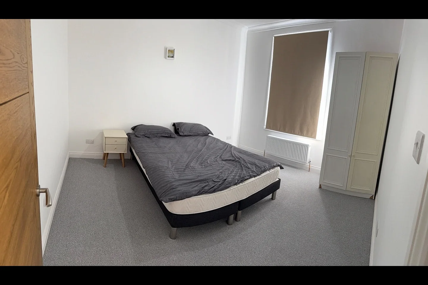 Room High Street in Greater London