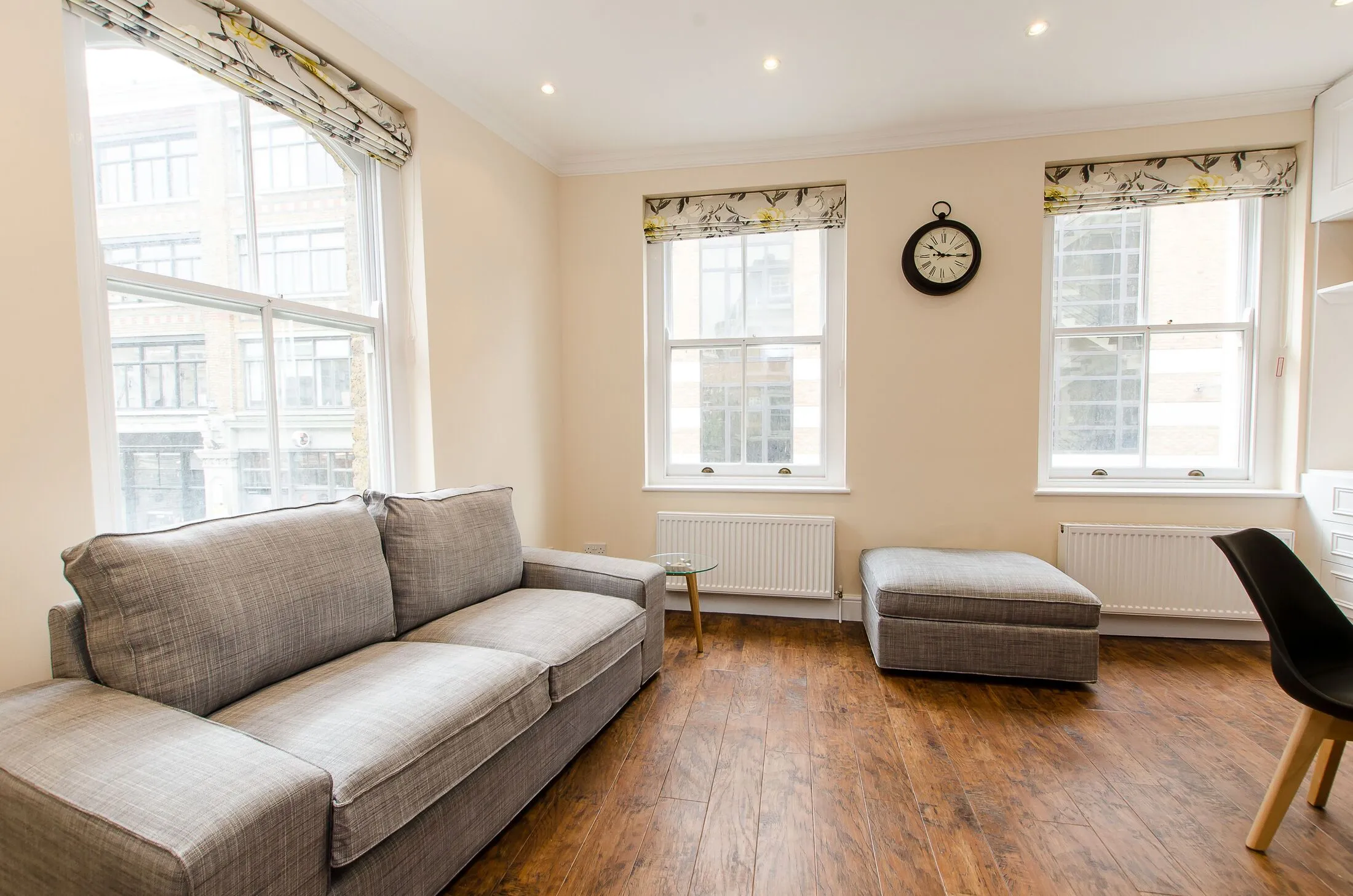 Flat Leonard Street in Greater London
