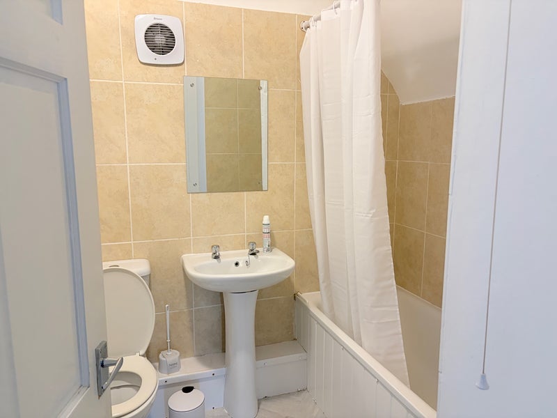 Room Hempstalls Grove in Newcastle-under-Lyme