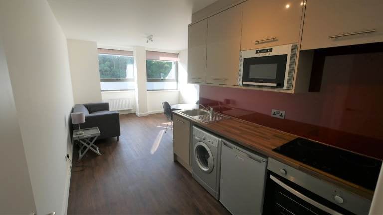 Flat Cumnor Road in Bournemouth