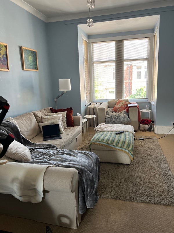 Room Rodsley Avenue in Gateshead