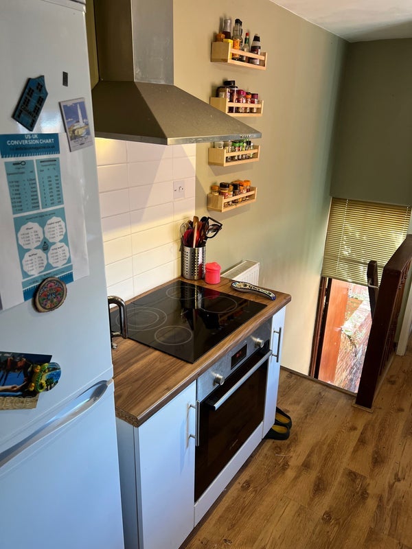 Room Rodsley Avenue in Gateshead