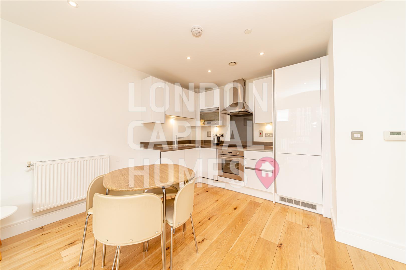 Flat Emily Street in Greater London