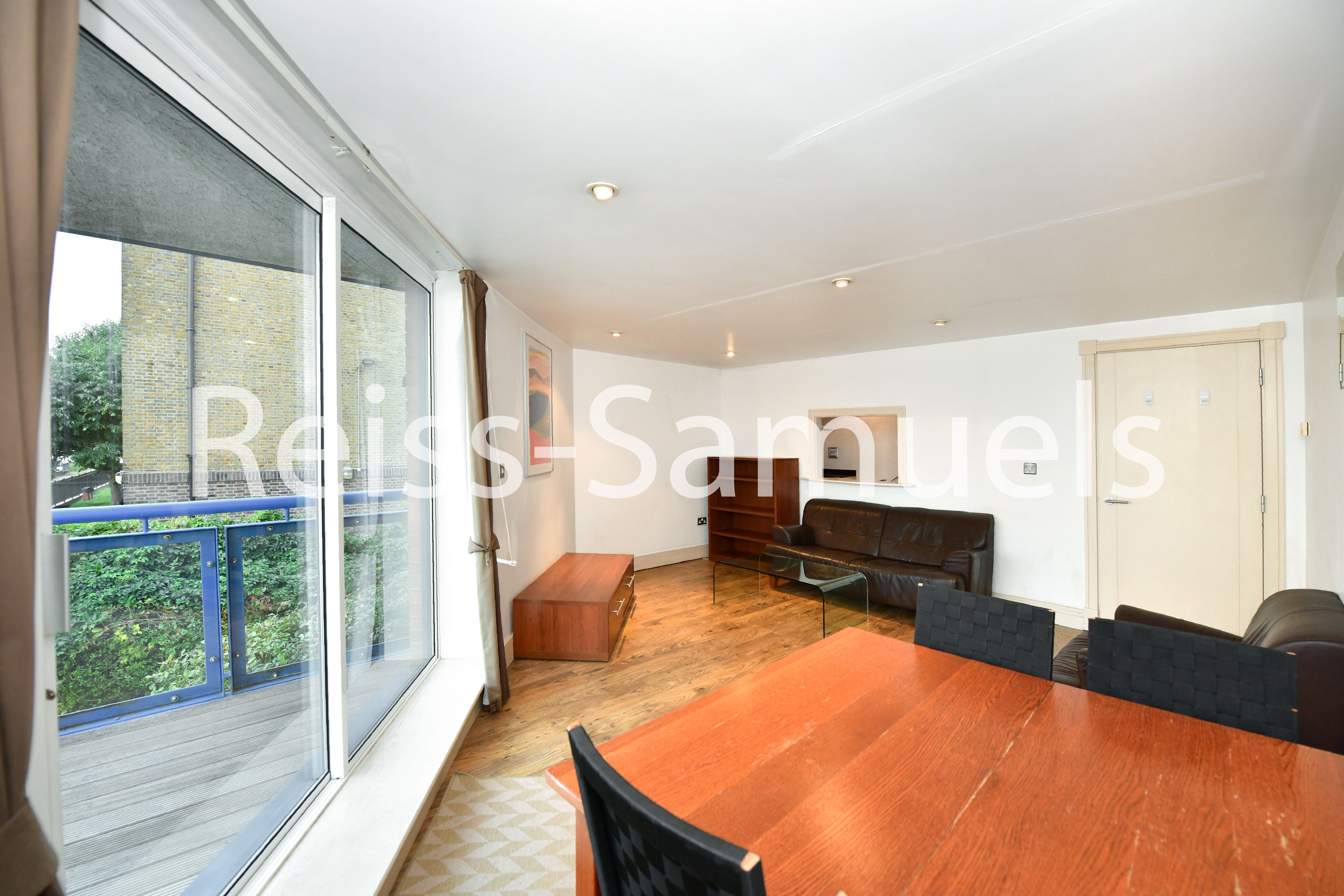 Flat Newton Place in Greater London