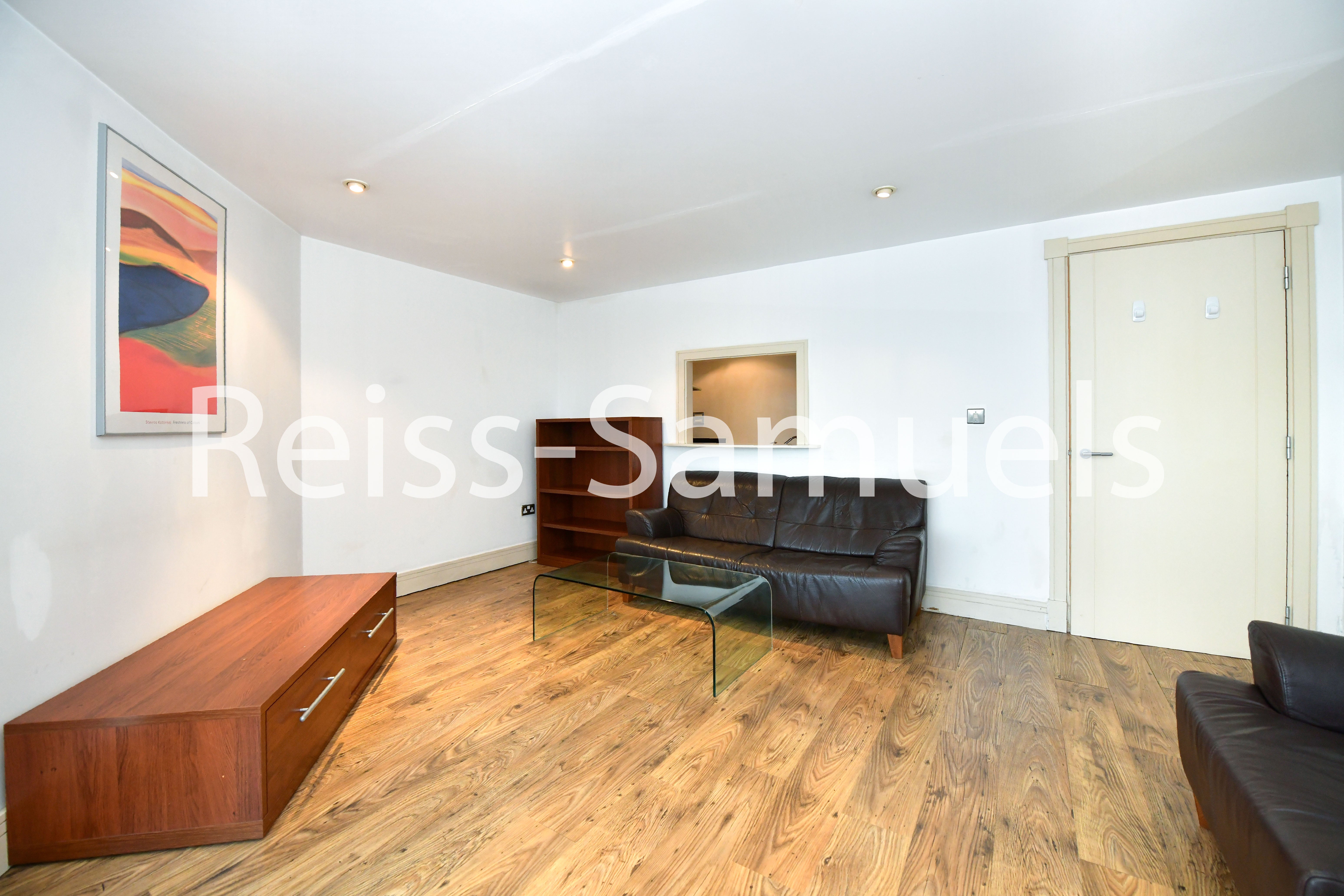 Flat Newton Place in Greater London