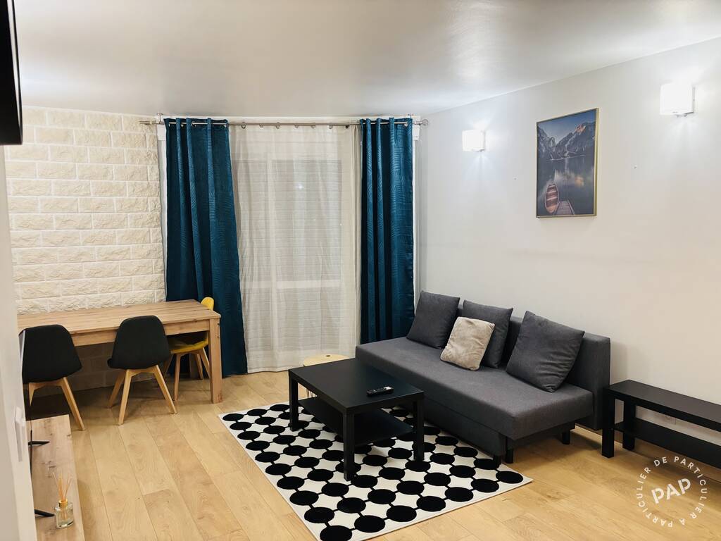 Room Place de la Fraternité in Longjumeau