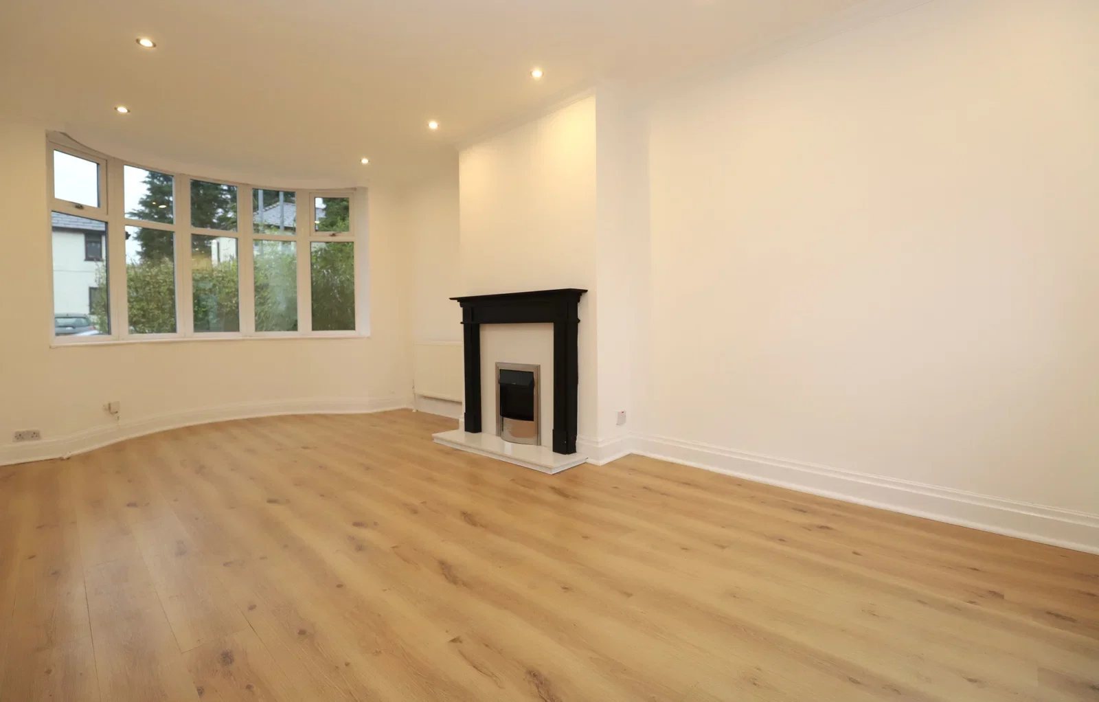Flat Outwood Road in Radcliffe