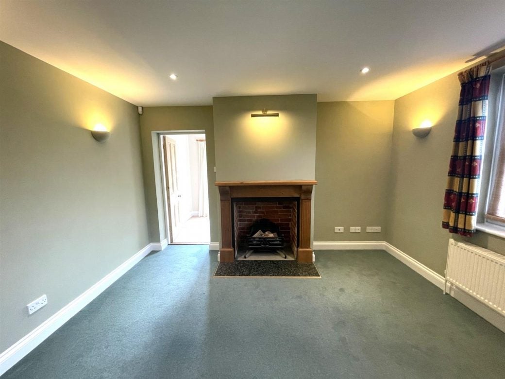 House Weavers Cottages in Newbury