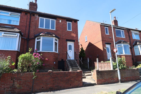 Flat Aston Place in Leeds