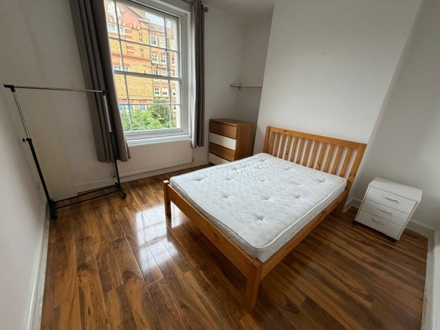 Room John Ruskin Street in Greater London