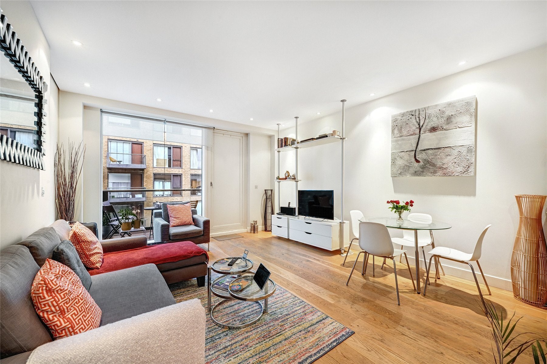 Flat Gatliff Road in London