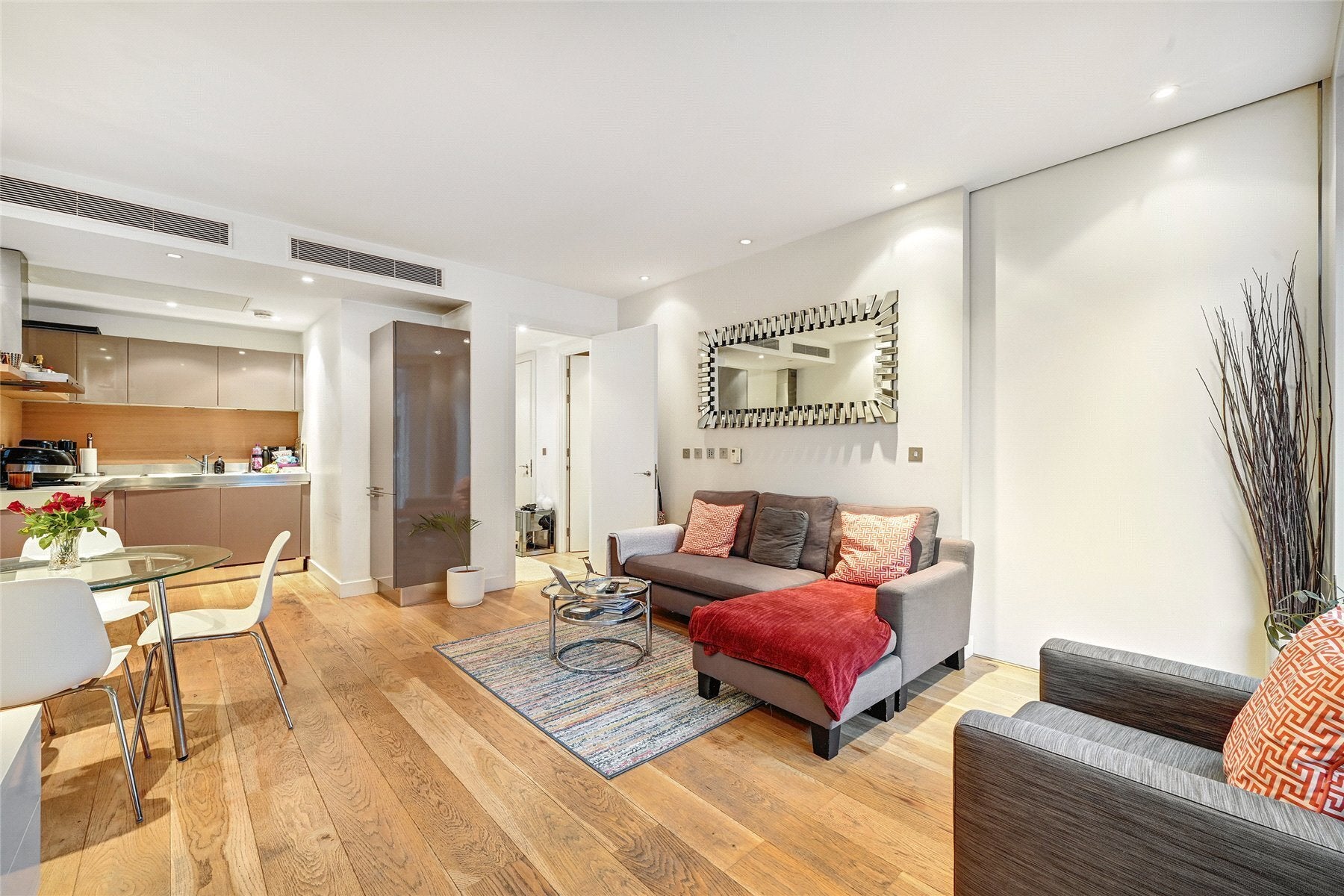 Flat Gatliff Road in London
