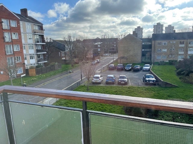 Room Olney Road in Greater London