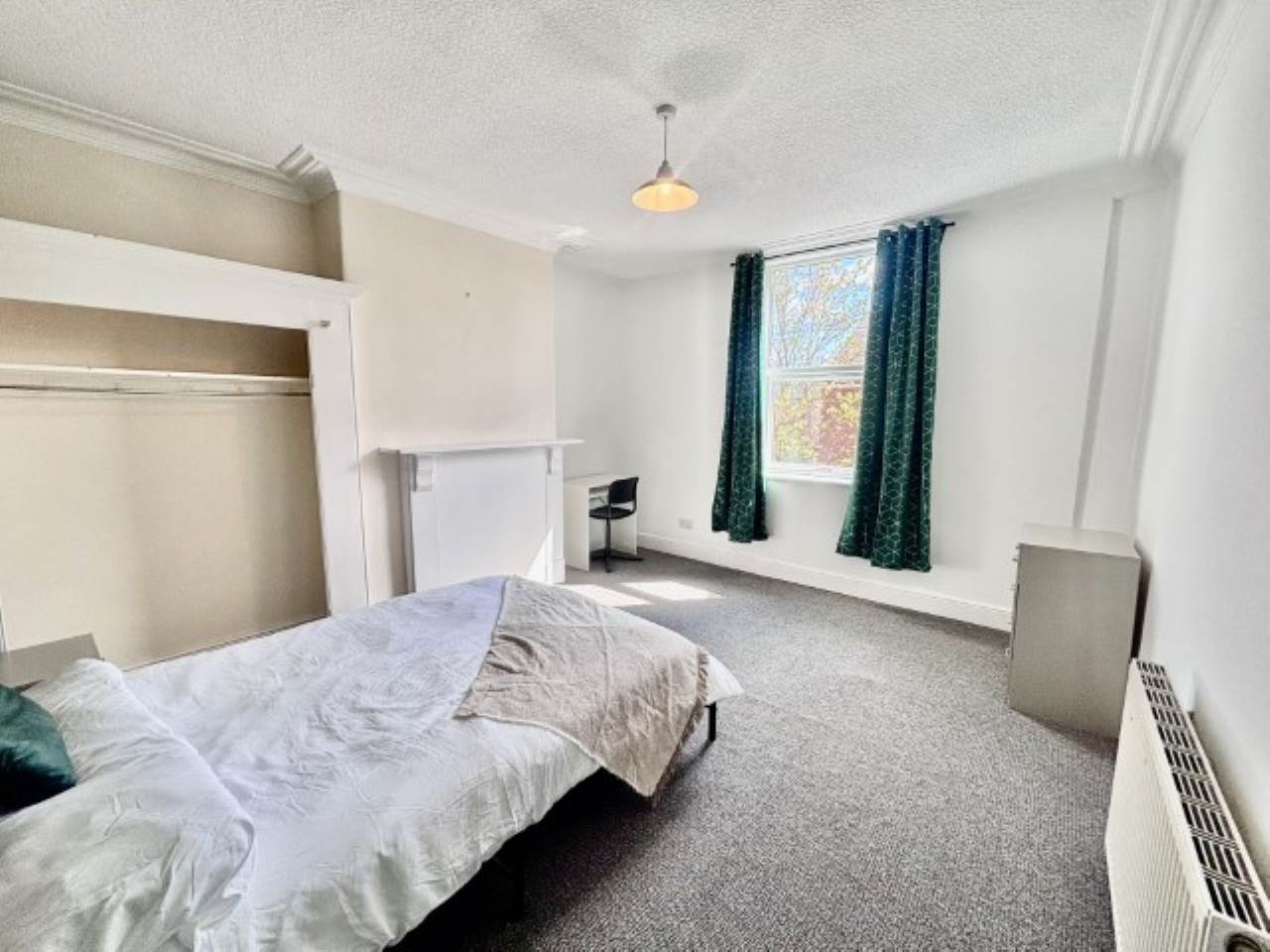 Room Aberdeen Drive in Leeds