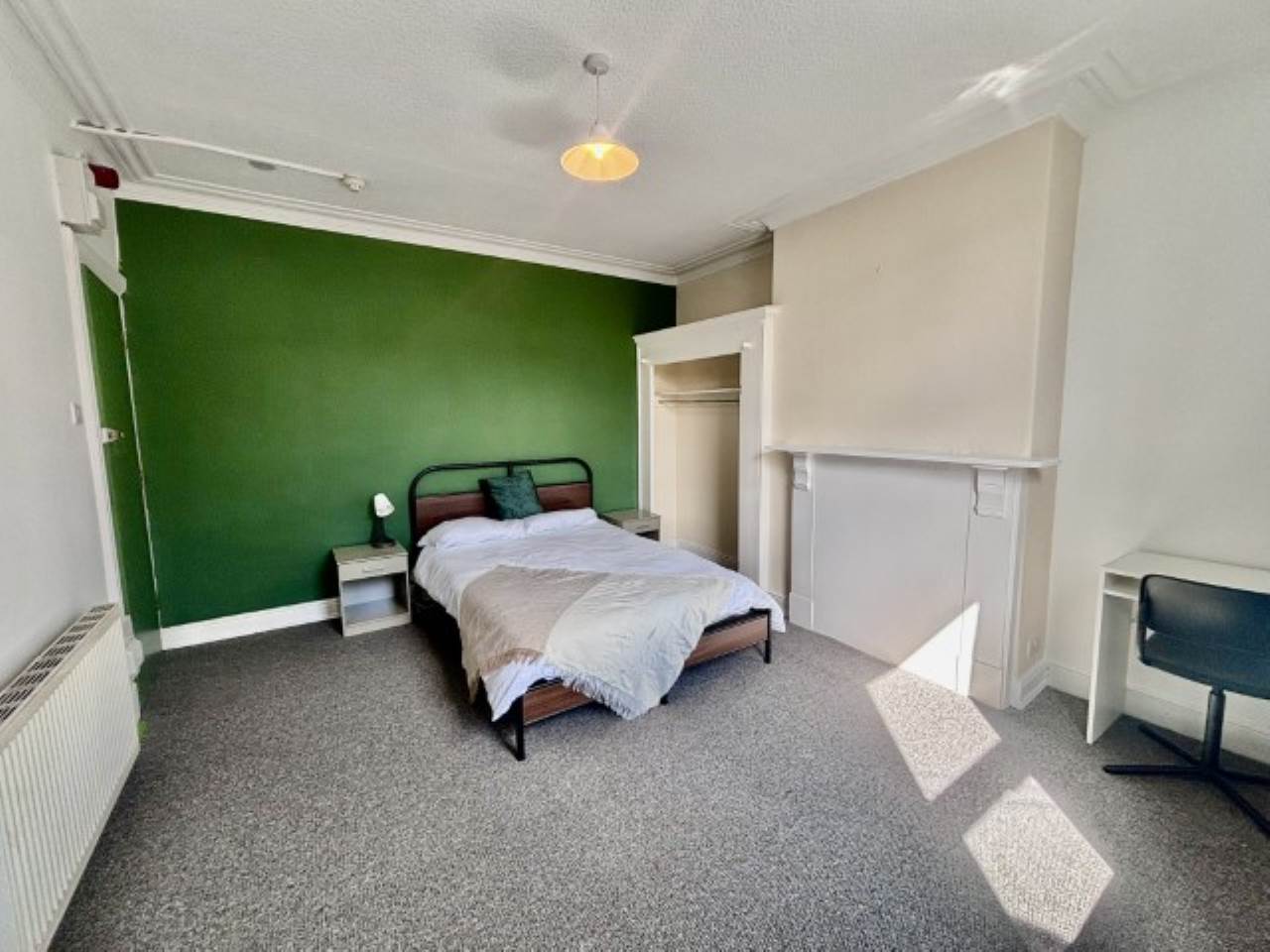 Room Aberdeen Drive in Leeds