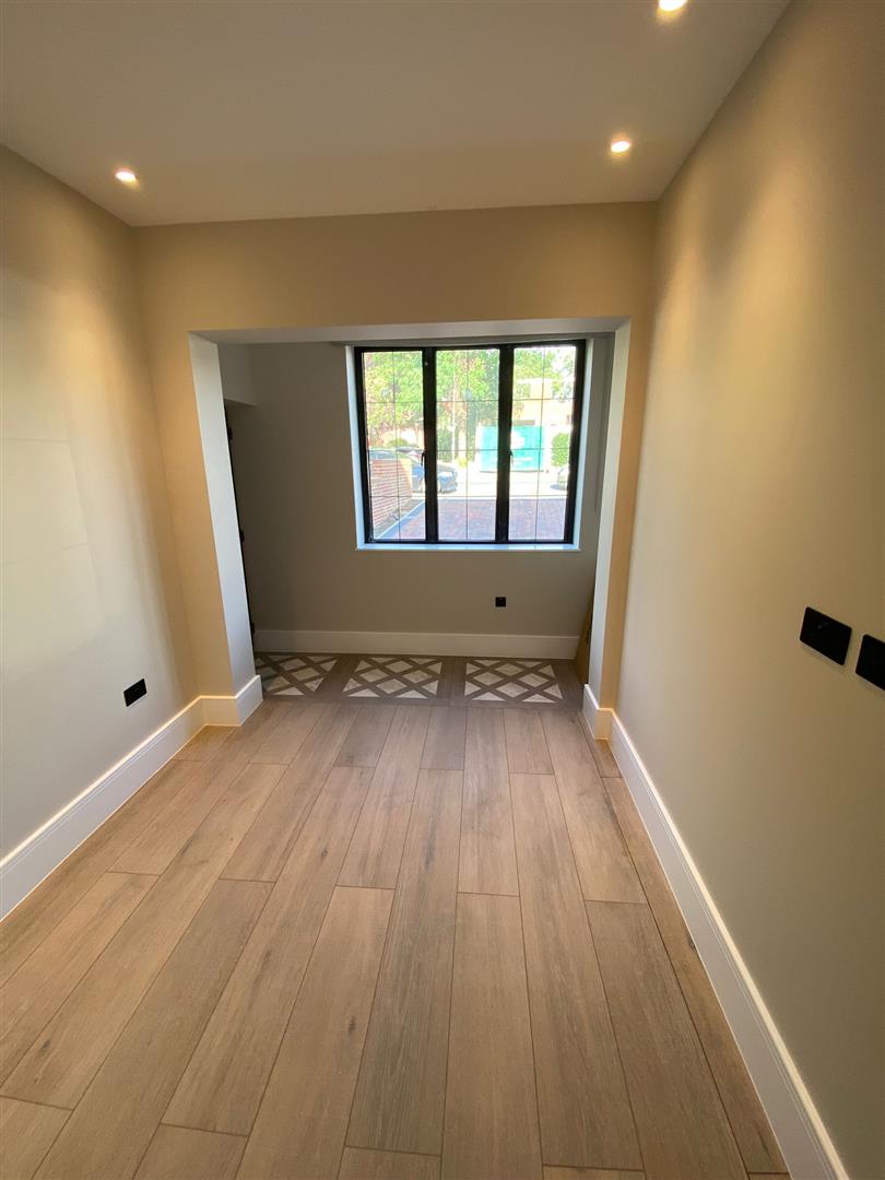 Flat Wykeham Road in Greater London