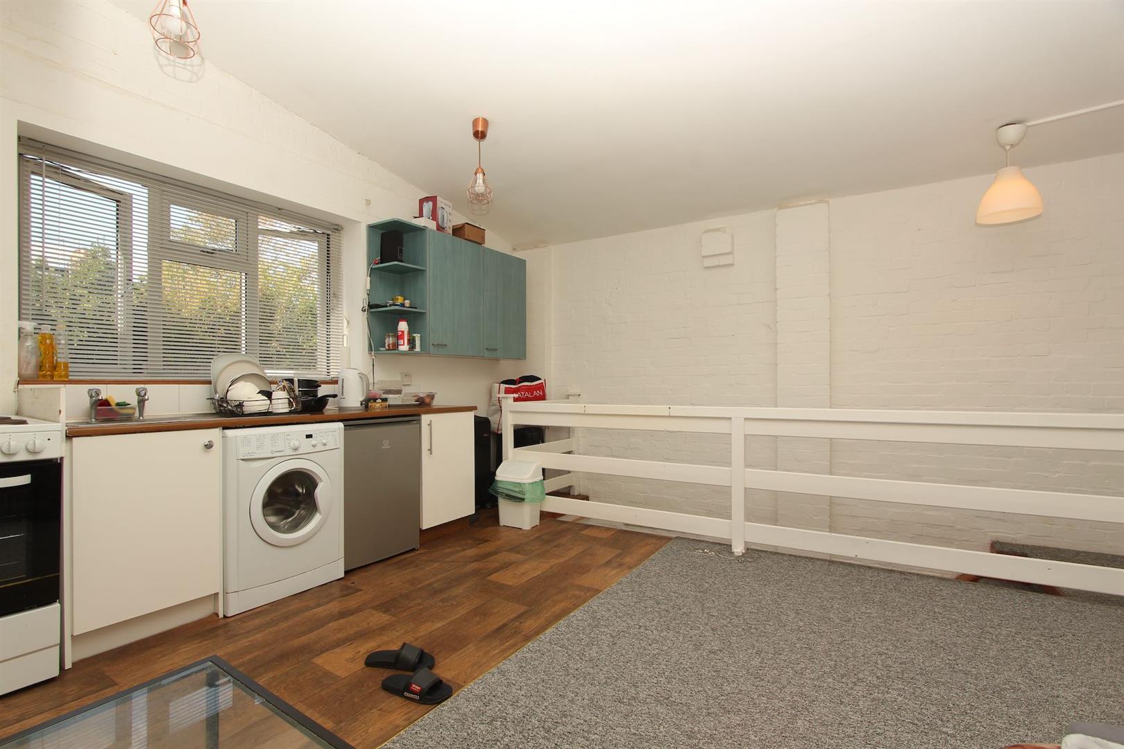 Flat Manley Court in Greater London