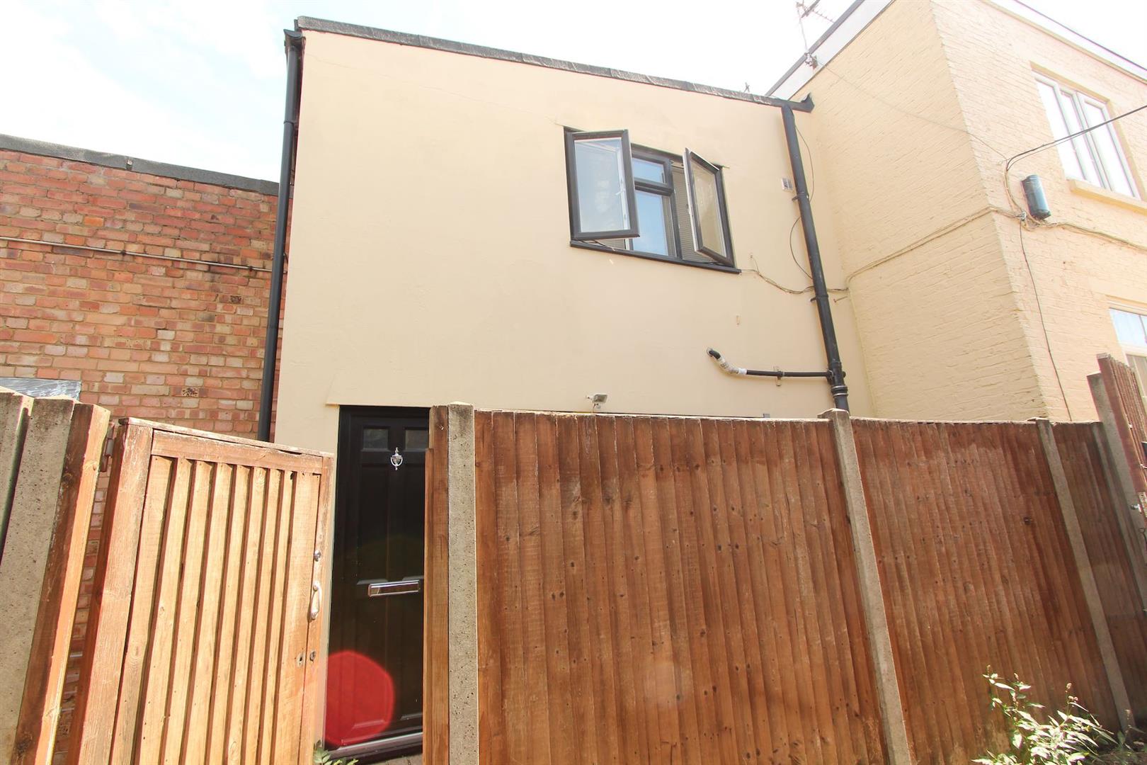 Flat Manley Court in Greater London