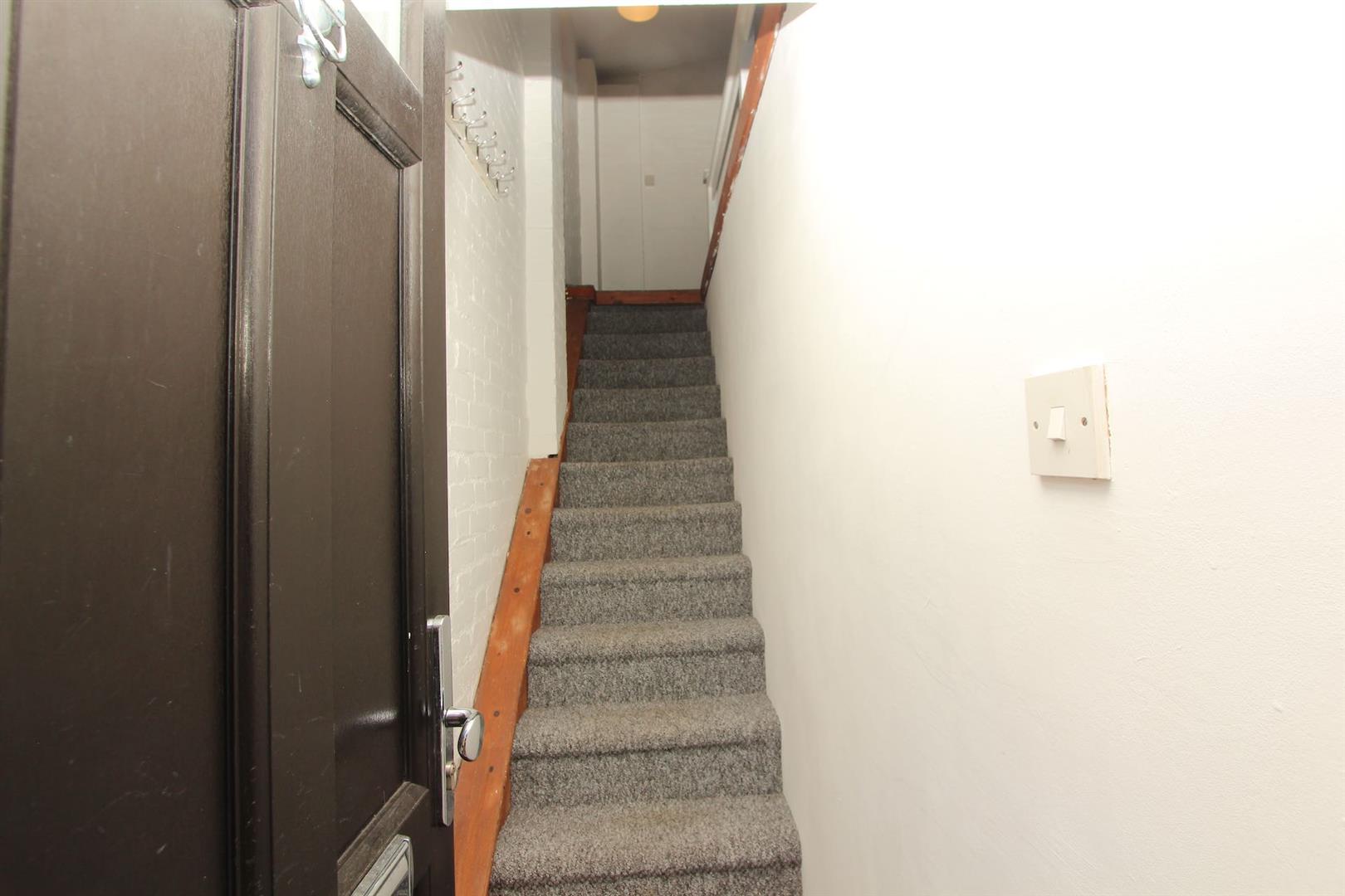Flat Manley Court in Greater London