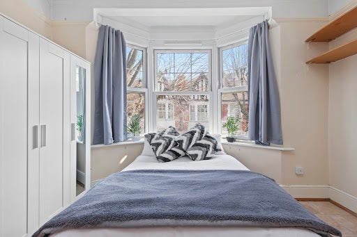 Room Northcote Avenue in Greater London
