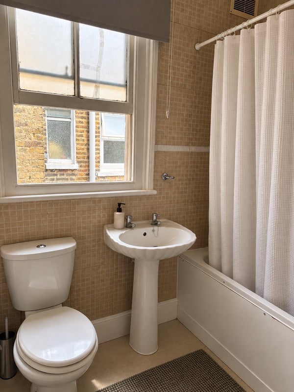 Room Ranelagh Road in Greater London