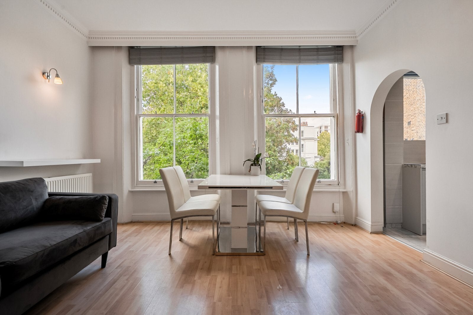 Flat Elgin Crescent in Greater London
