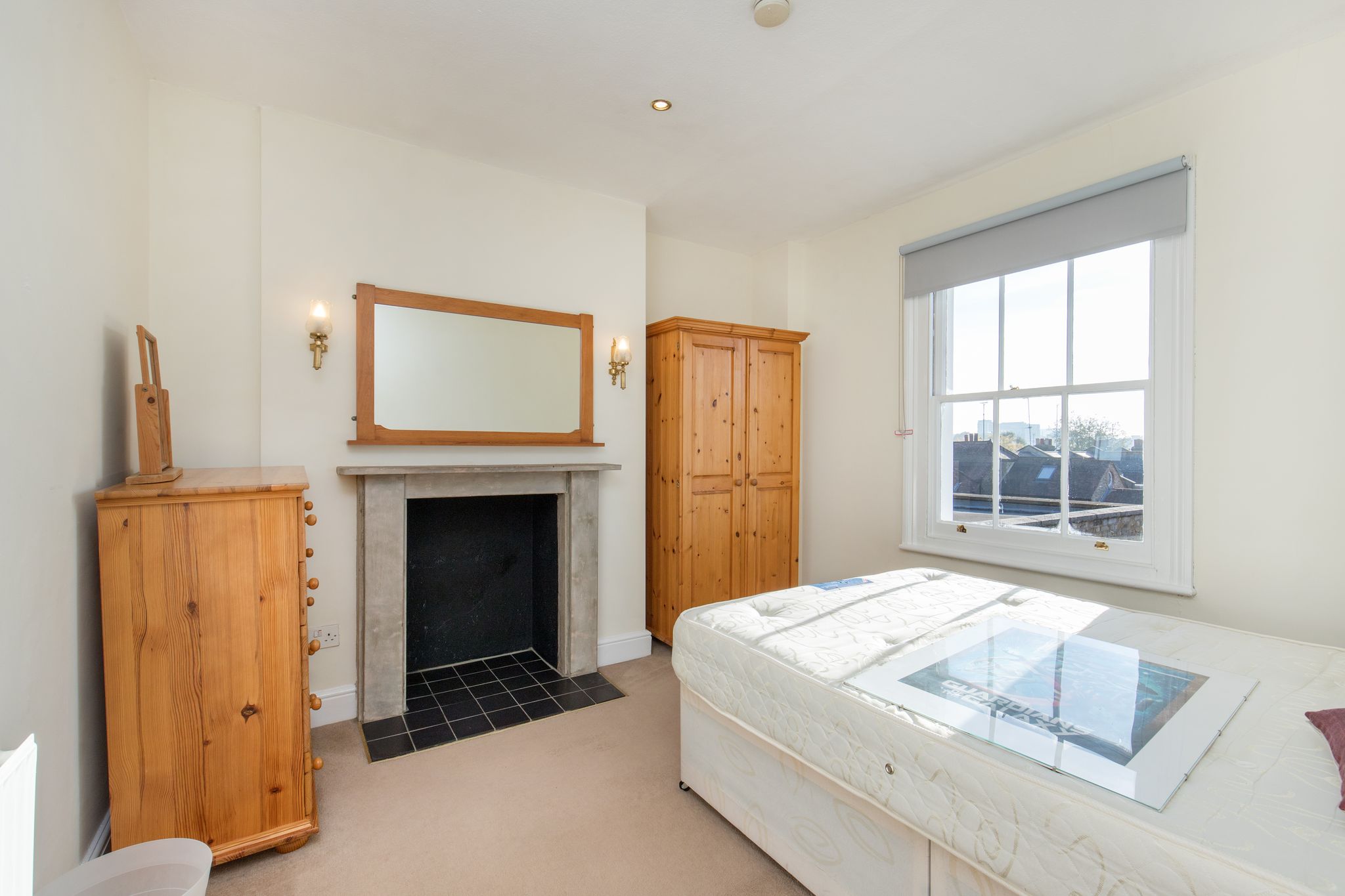 Flat Goldhawk Road in Greater London
