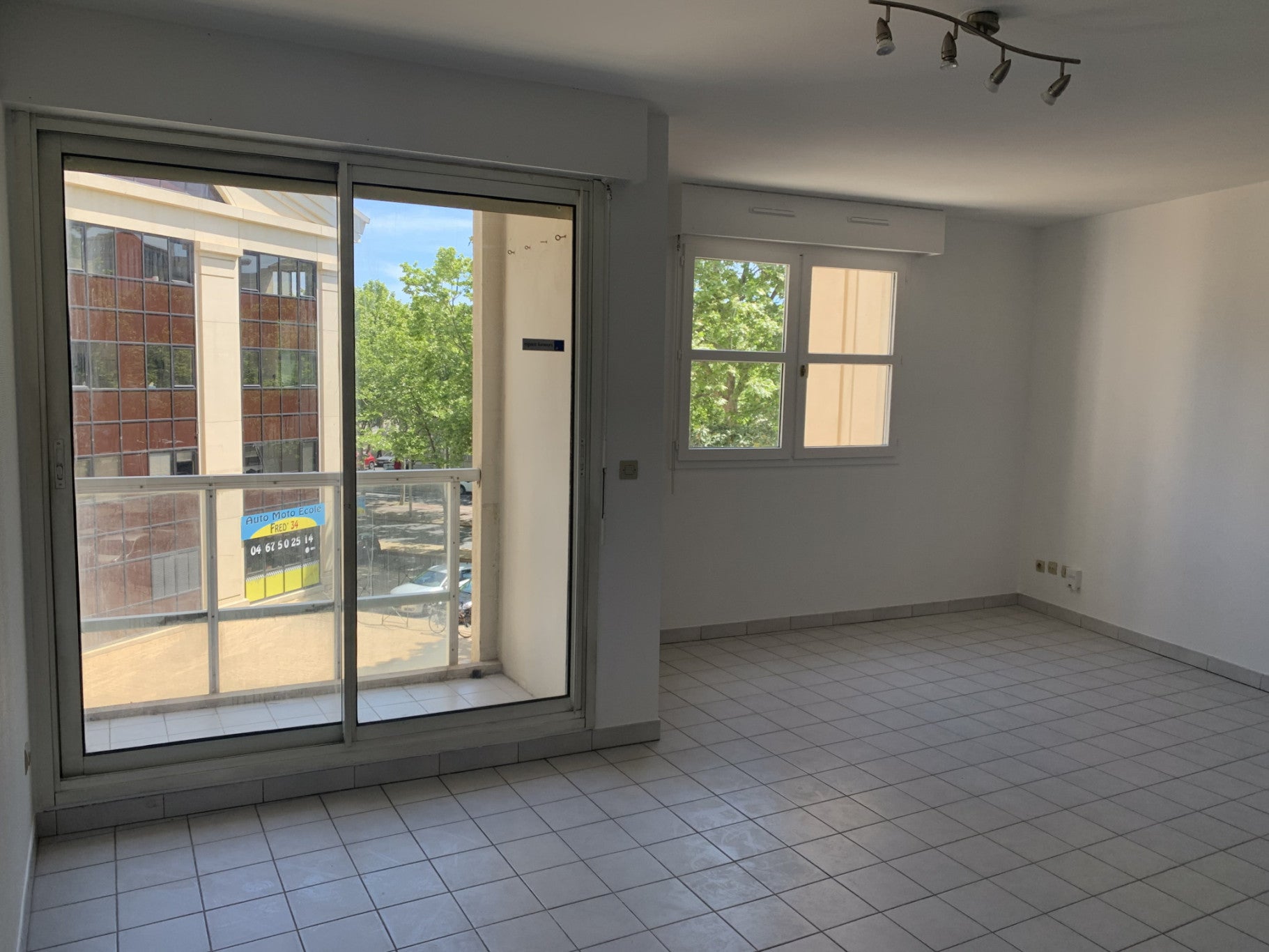 Flat Place du Millénaire in Montpellier