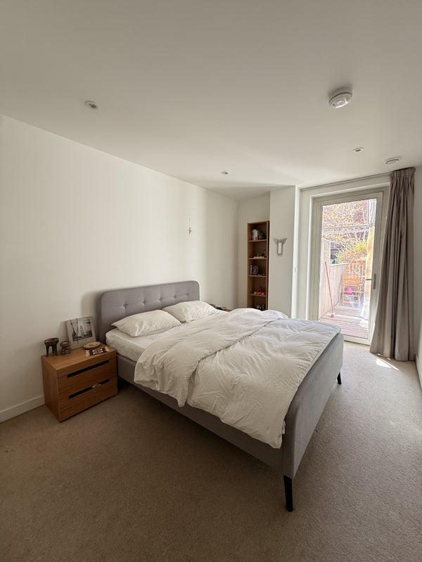 Room Logan Close in Greater London