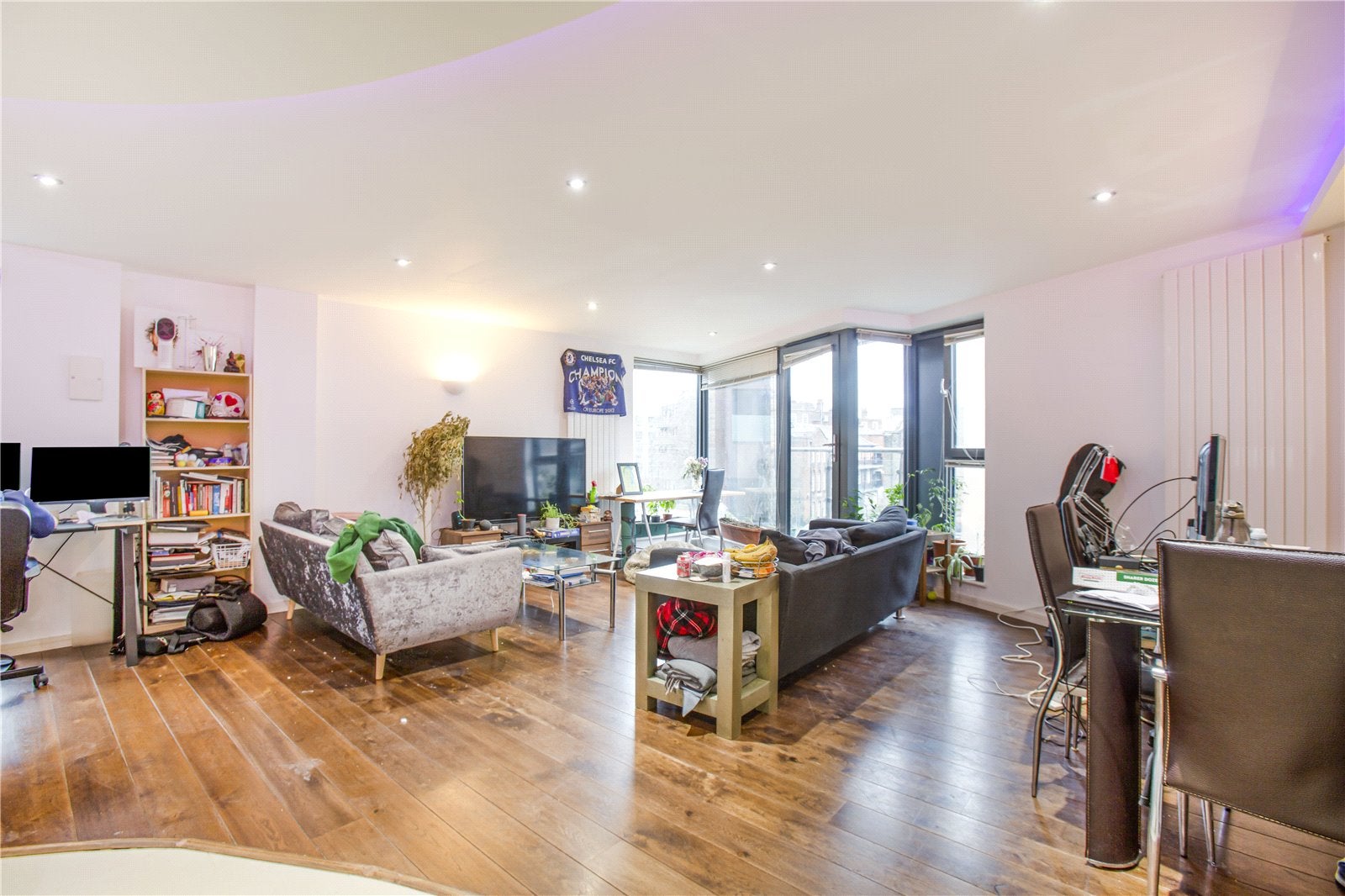 Flat Webber Street in Greater London