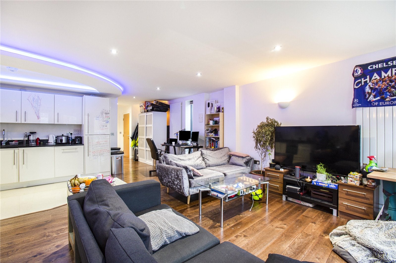 Flat Webber Street in Greater London