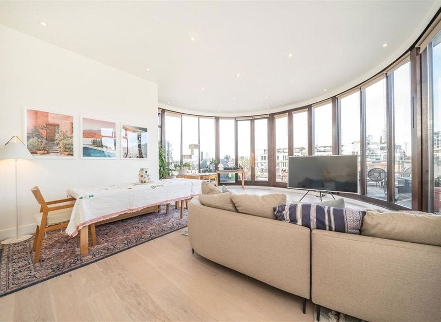 Flat Winchester Walk in Greater London