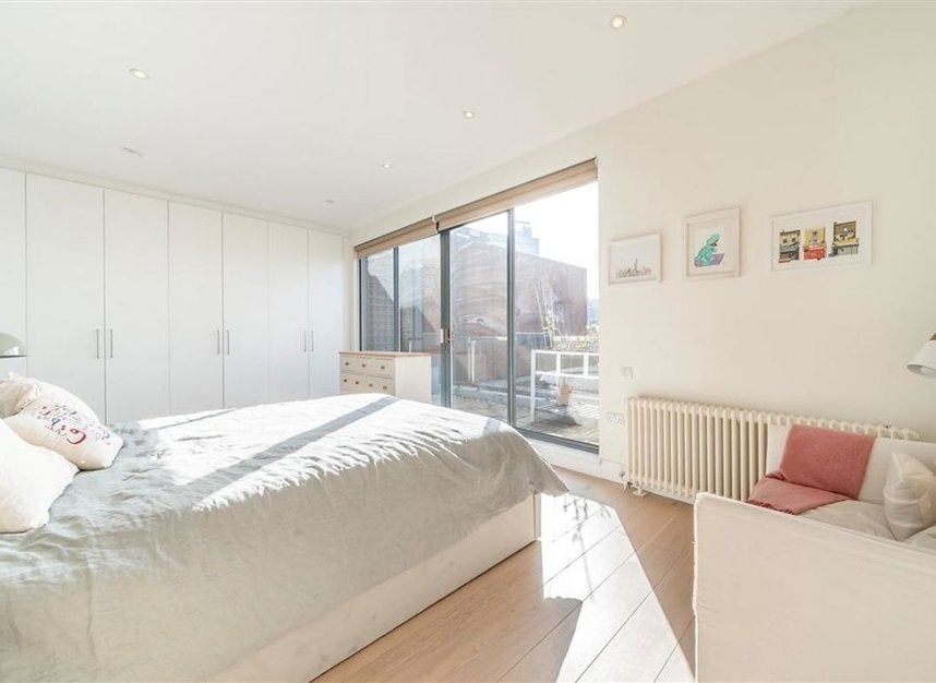 Flat Winchester Walk in Greater London