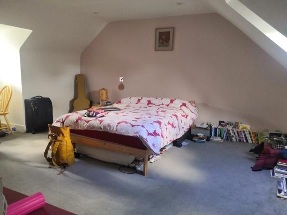 Room Russell Road in Greater London