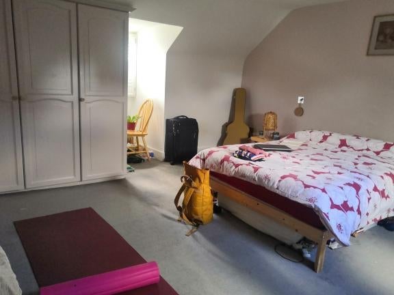 Room Russell Road in Greater London