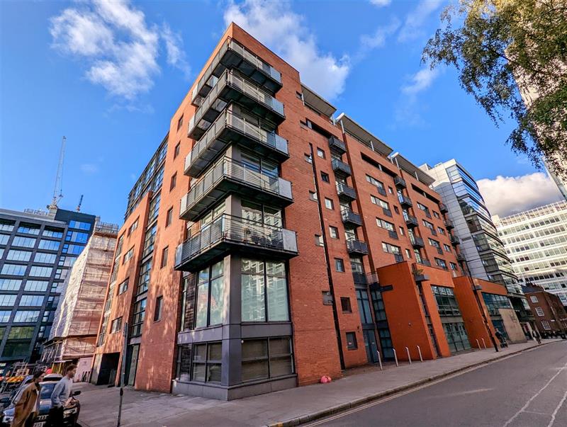 Flat Lower Byrom Street in Manchester