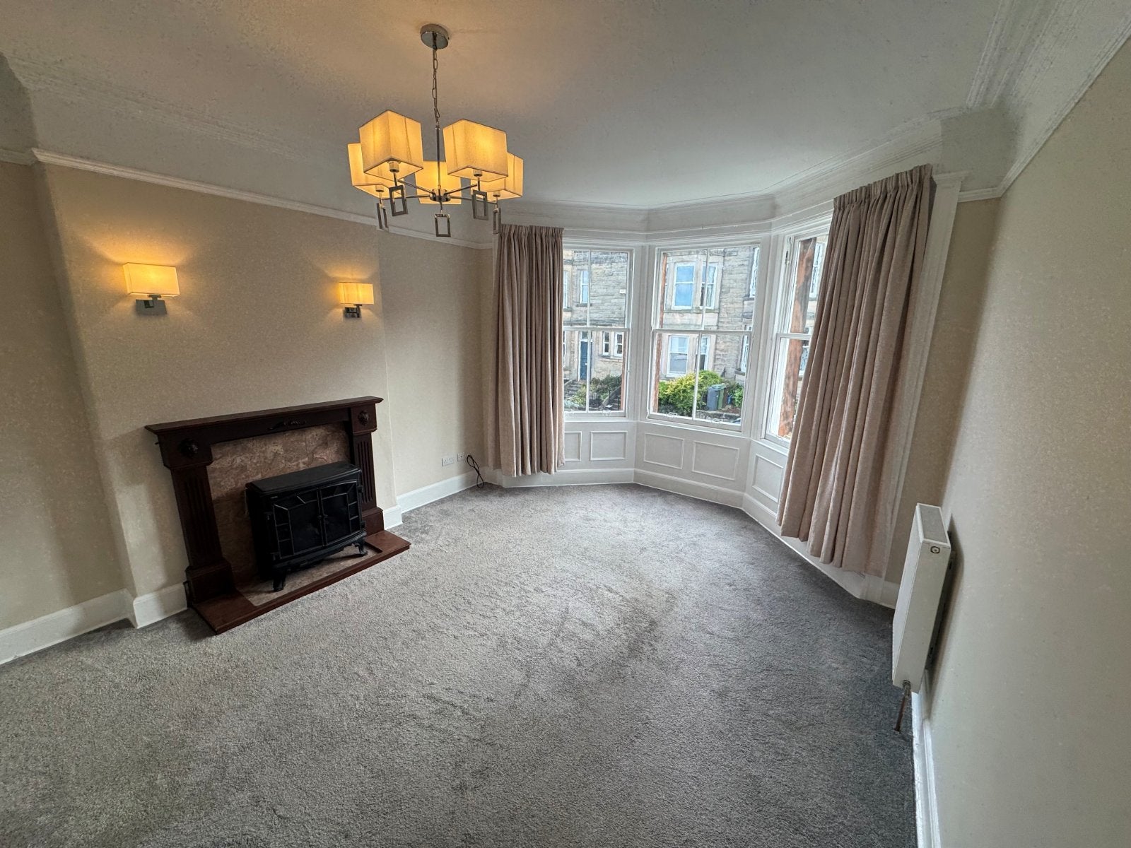 House Willowbrae Avenue in City of Edinburgh