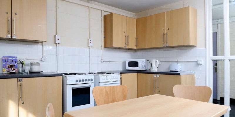 Room Station Road in Greater London