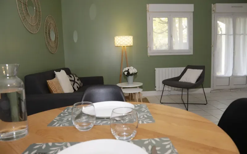 Flat Rue du Faubourg Saint-Martin in Senlis