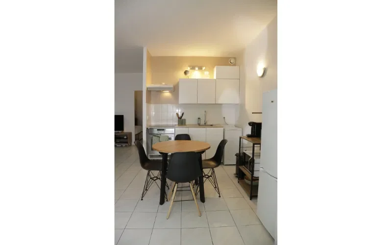 Flat Rue du Faubourg Saint-Martin in Senlis