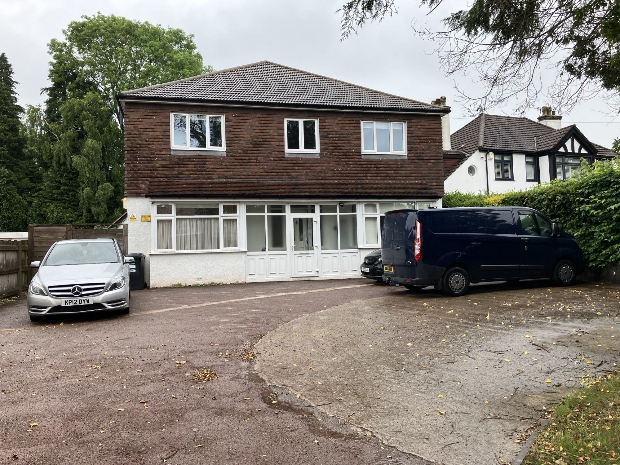 Room Salmons Lane West in Caterham on the Hill