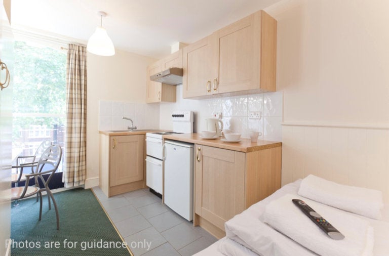 Flat Lyndhurst Road in Greater London