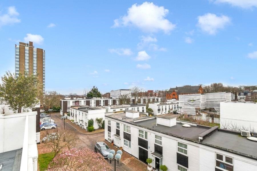 House Quickswood in Greater London