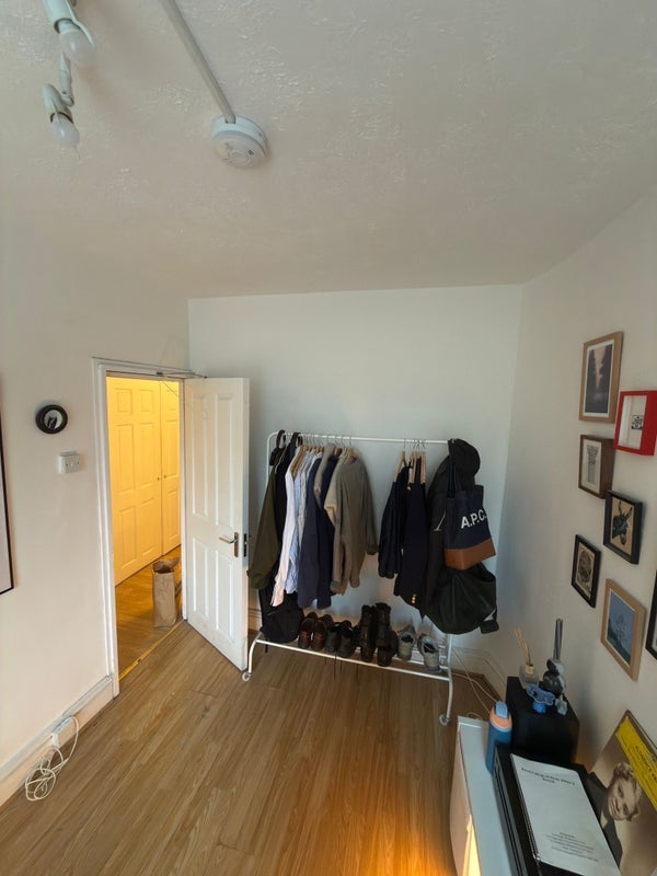 Room Kennington Park Road in Greater London